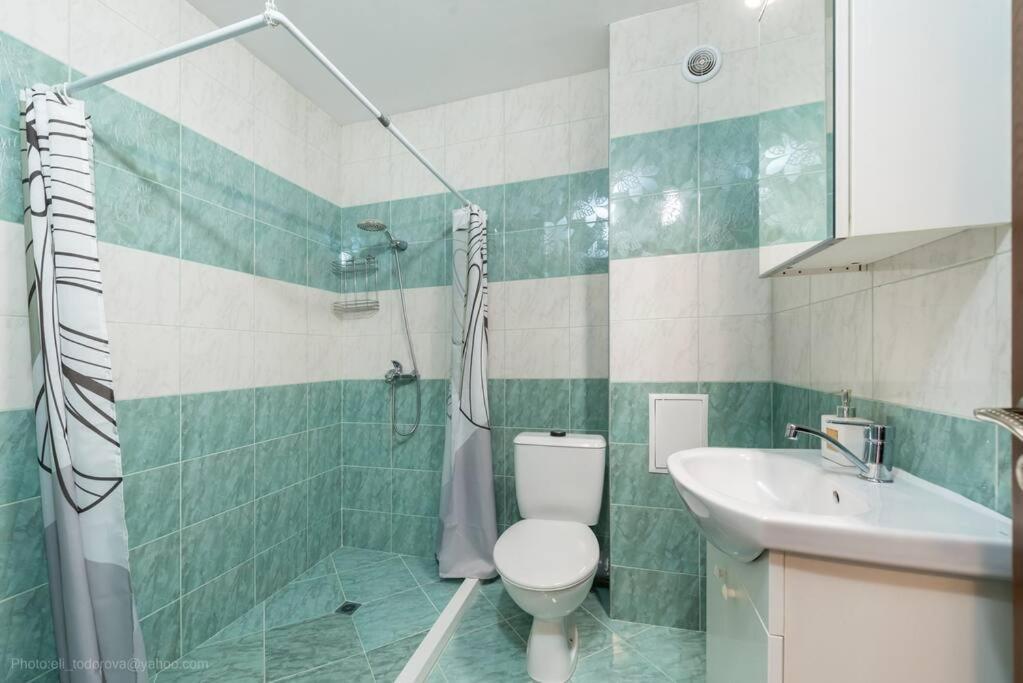 Bright Place Next To Grand Mall Varna Exterior photo