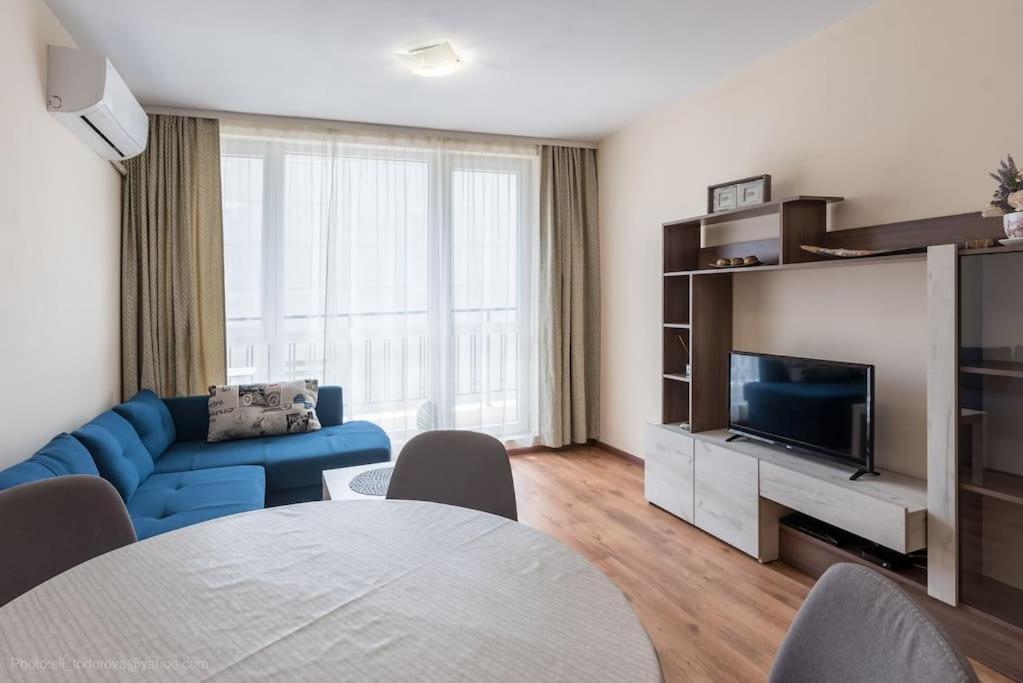 Bright Place Next To Grand Mall Varna Exterior photo